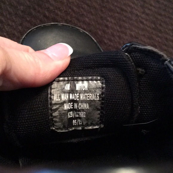 Boys Black Dress shoes - 4M - Picture 3 of 3